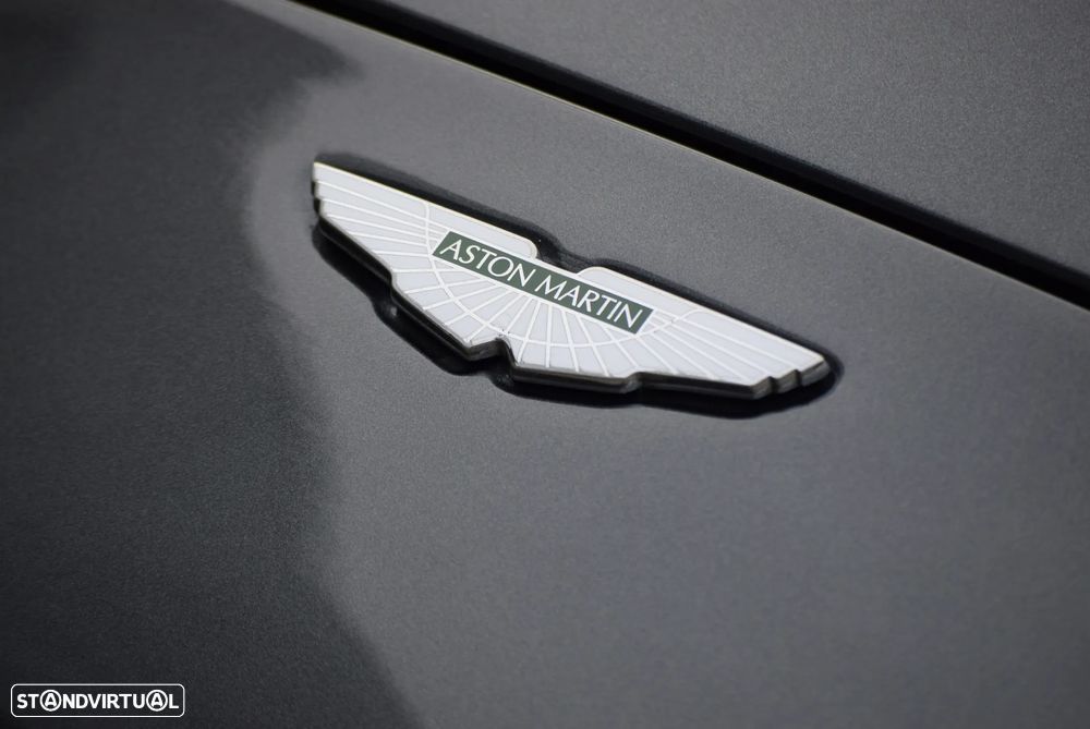 Aston Martin Vanquish - 11