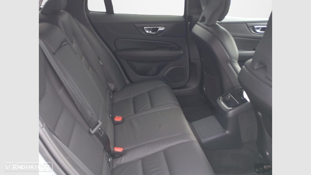 Volvo V60 2.0 T6 AWD TE Plus Bright — fotografia 11