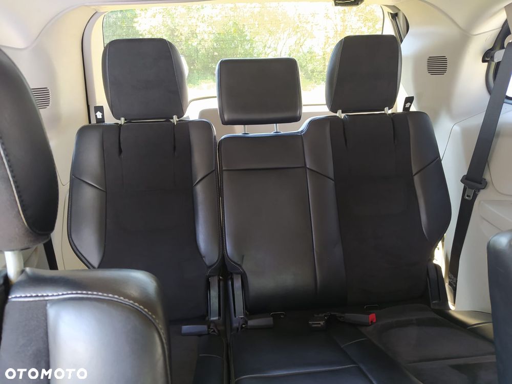 Chrysler Town & Country 3.6 Limited - 14