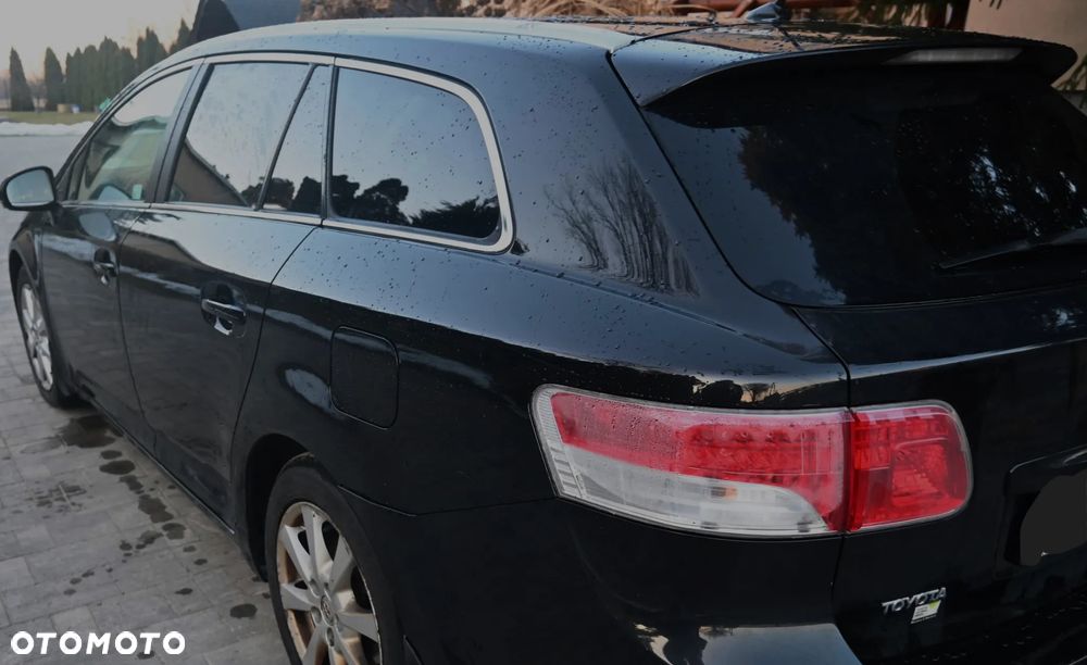 Toyota Avensis 2.0 D-4D Premium - 14