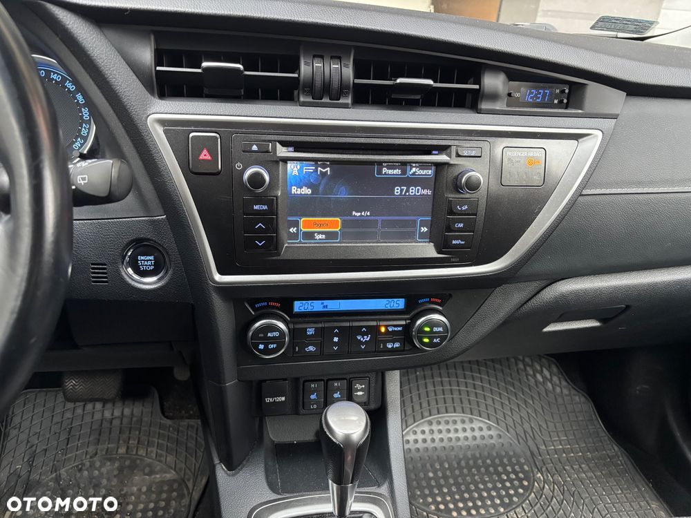 Toyota Auris 1.6 Premium Comfort MS - 8