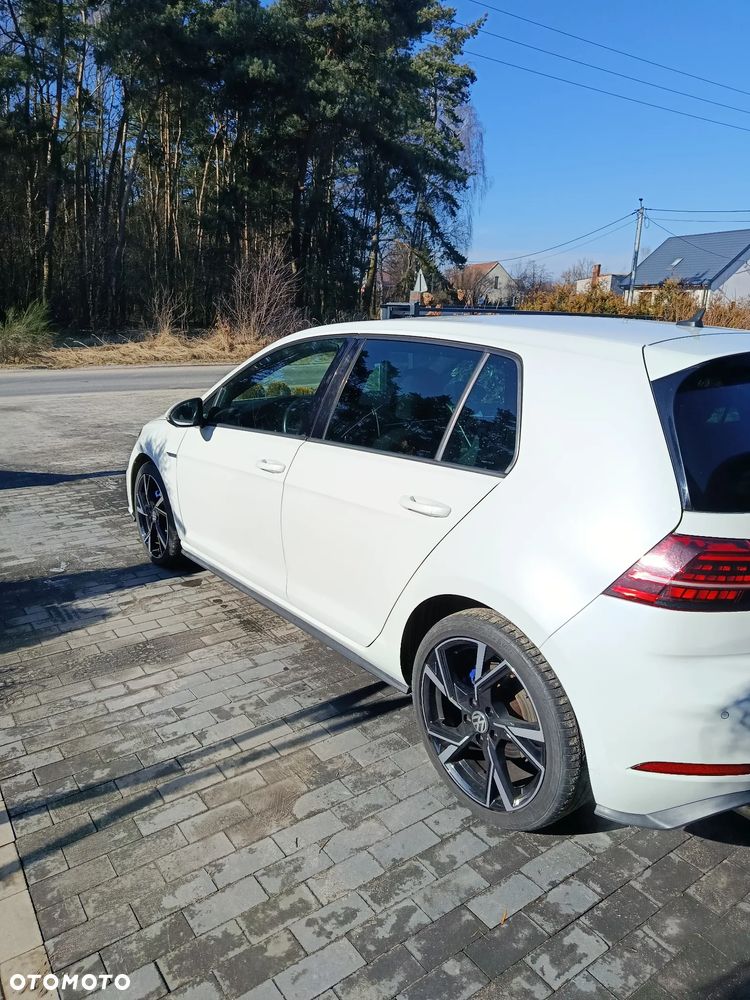 Volkswagen Golf - 20