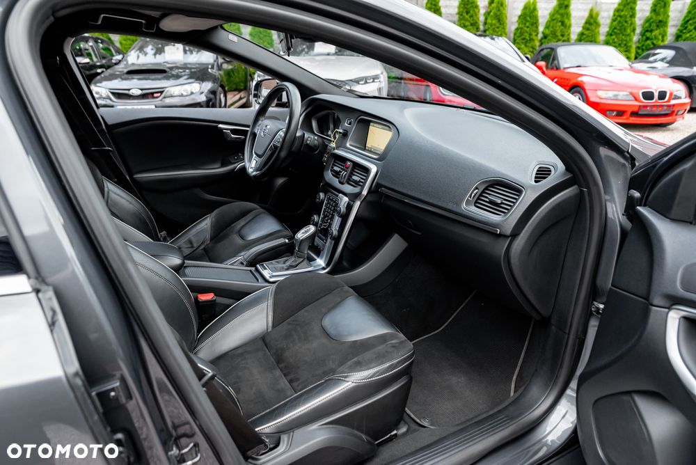 Volvo V40 D4 Geartronic R Design - 23