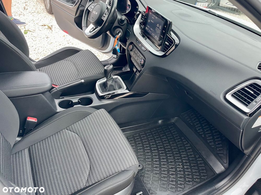 Kia Ceed 1.6 CRDi (48V Mild-Hybrid) Platinum - 31