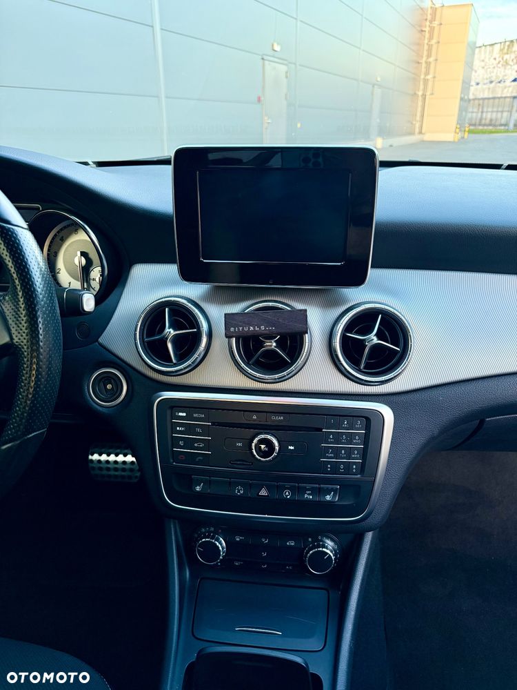 Mercedes-Benz CLA - 9