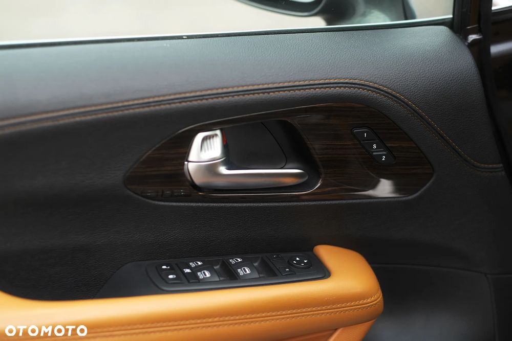 Chrysler Pacifica - 28