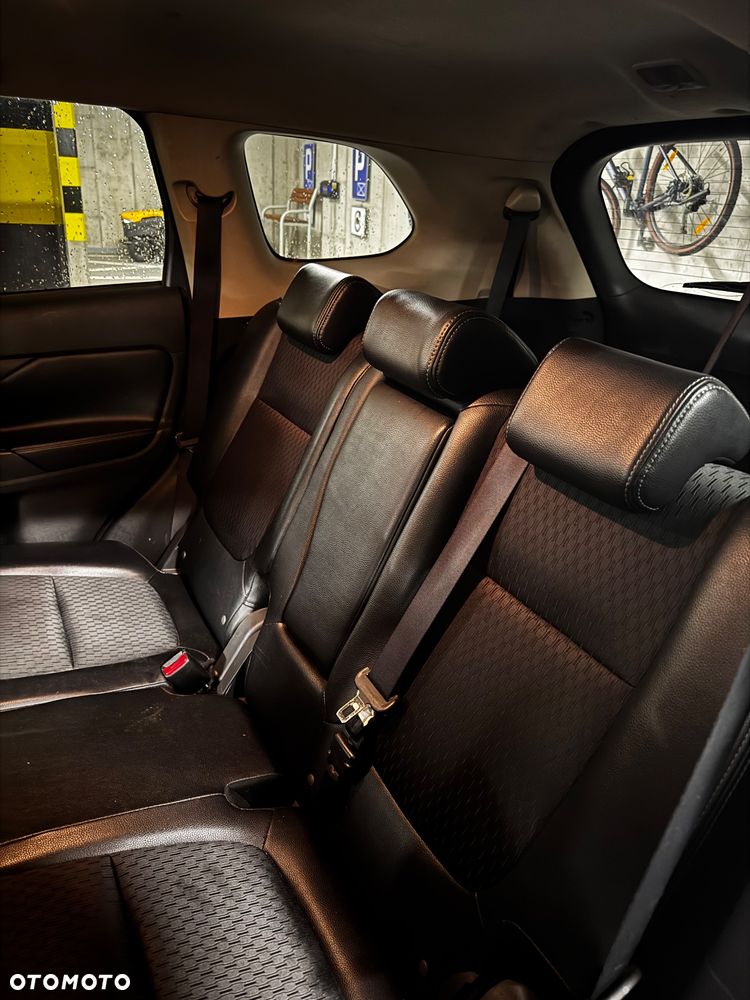 Mitsubishi Outlander 2.2 DID Intense + 4WD - 9