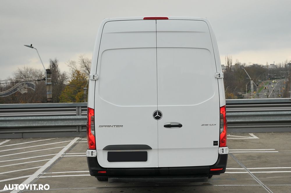 Mercedes-Benz Sprinter - 10