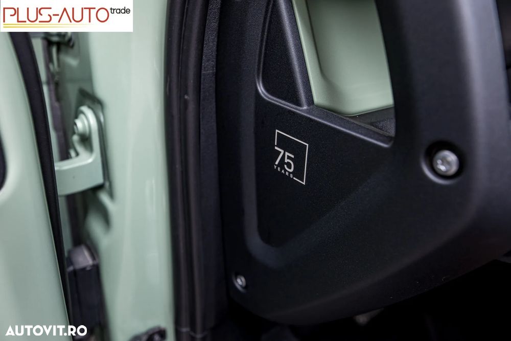 Land Rover Defender - 27
