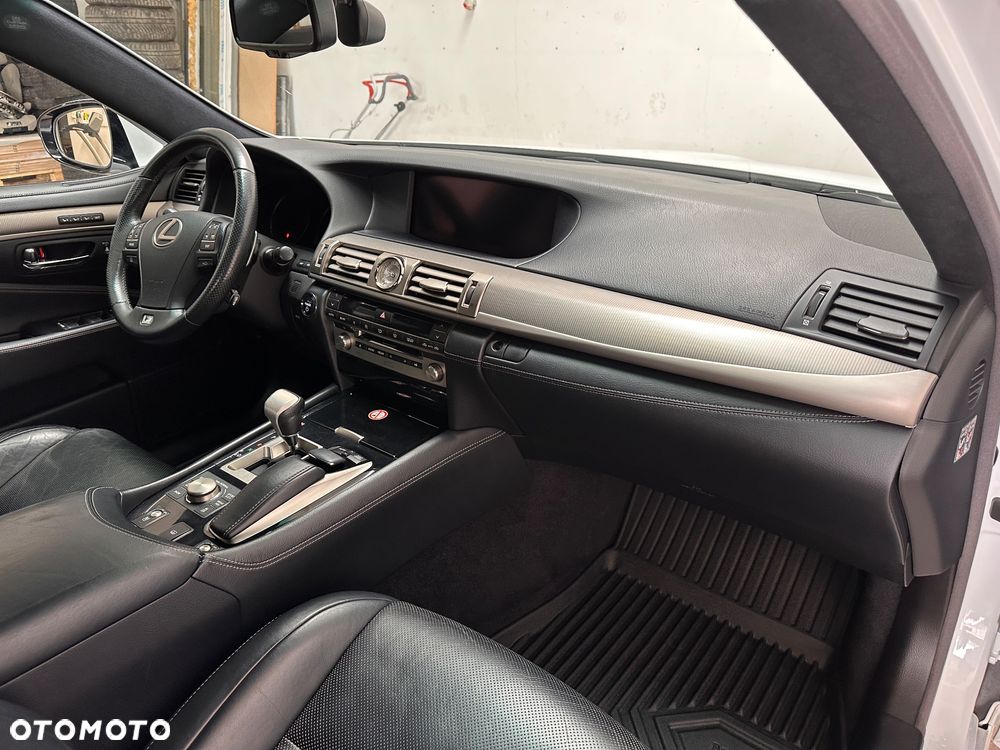 Lexus LS 600h F Sport - 26