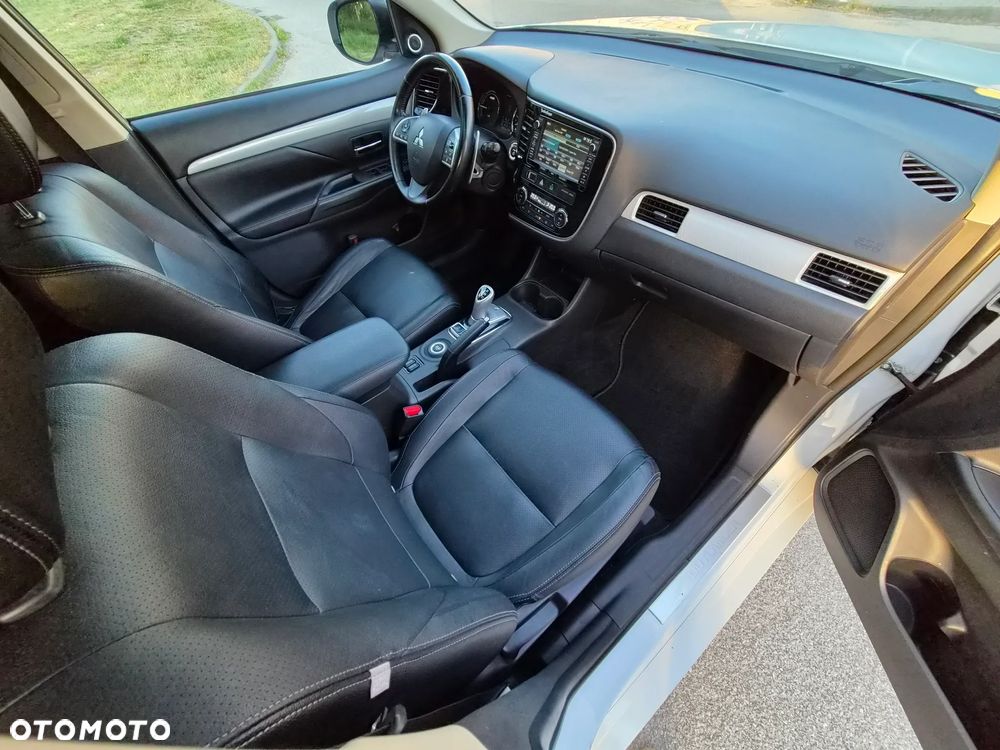 Mitsubishi Outlander - 29
