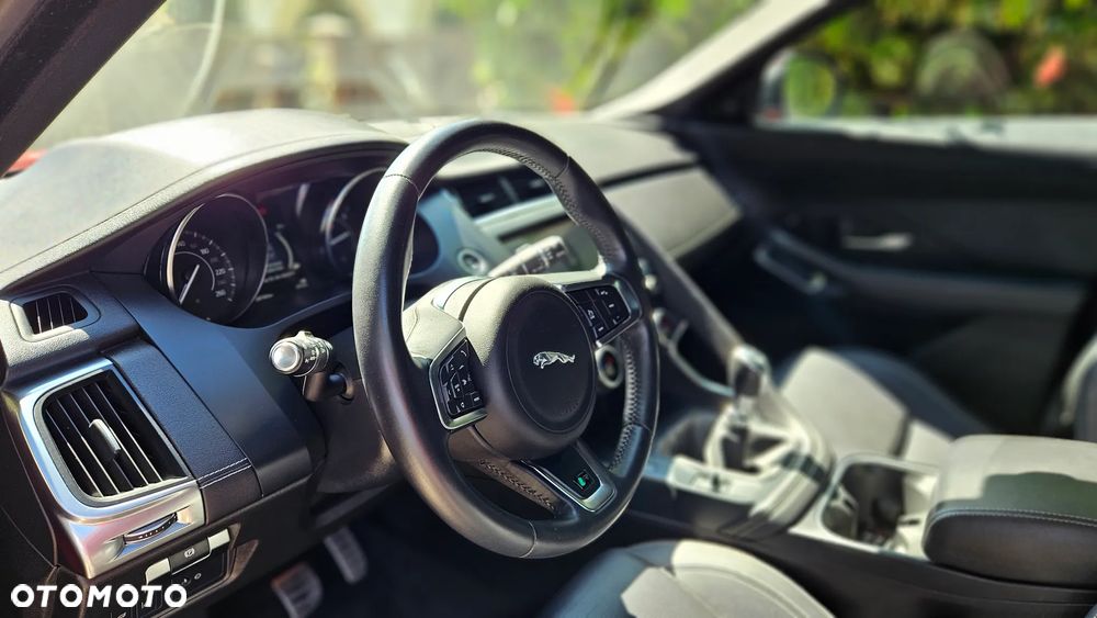Jaguar E-Pace 2.0 i4D FWD R-Dynamic S - 25