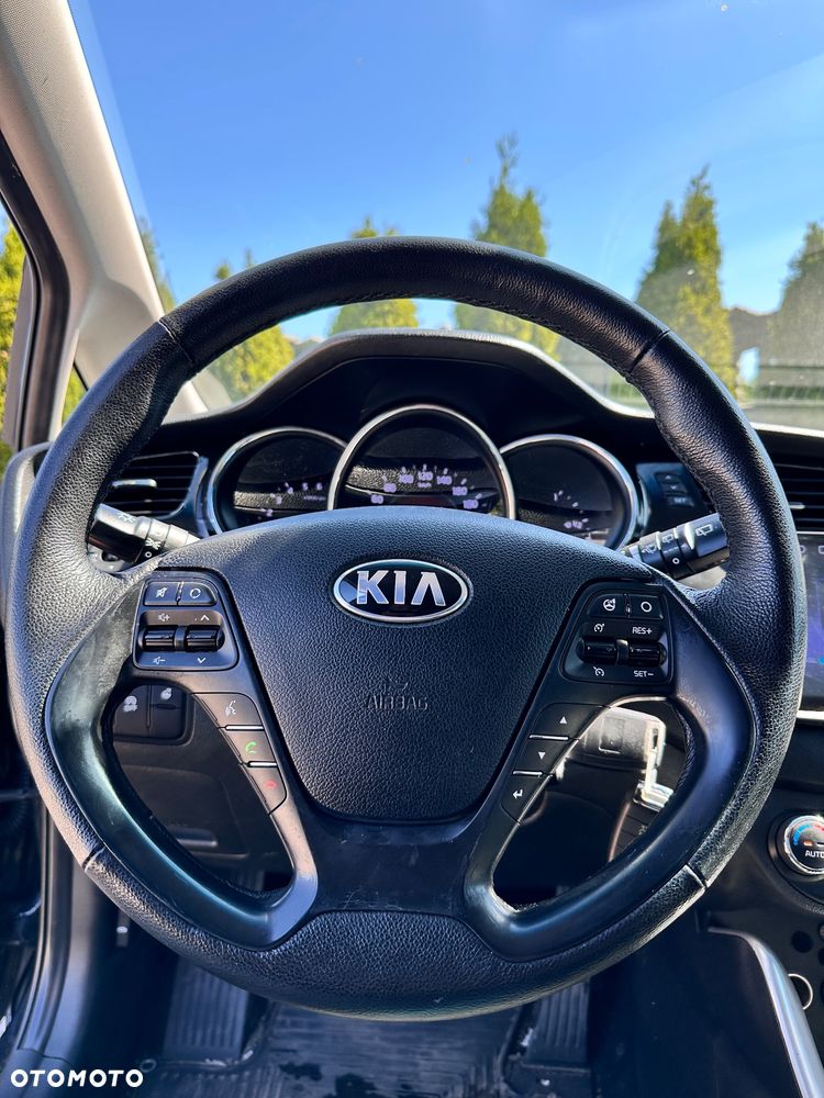 Kia Ceed 1.6 CRDi 128 Platinum Edition - 26