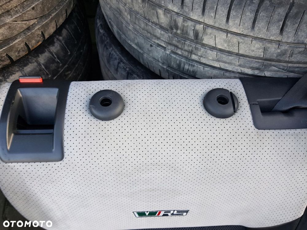 SKODA OCTAVIA 2 II HB VRS RS FOTELE KANAPA - 12