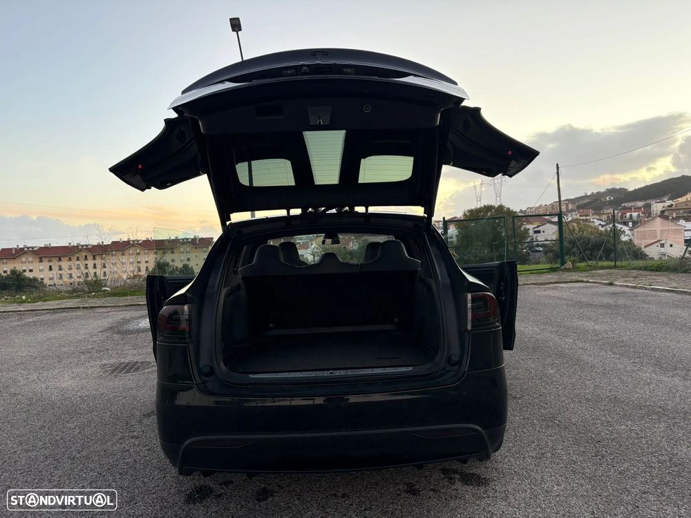 Tesla Model X 100D - 10