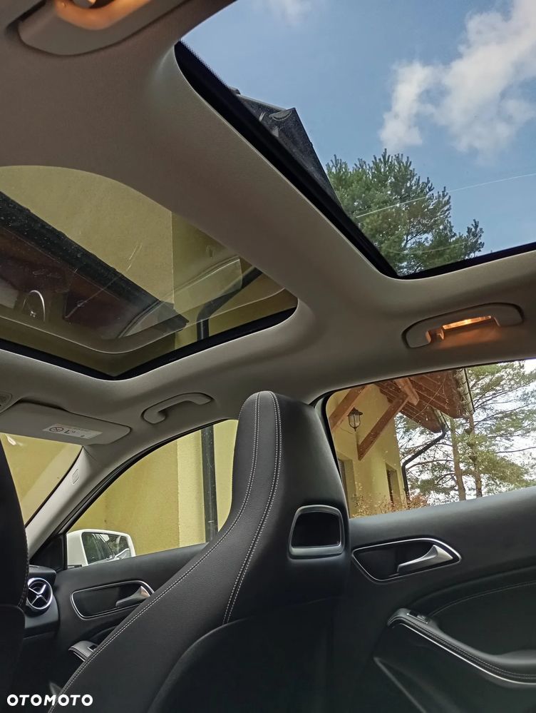 Mercedes-Benz GLA - 10