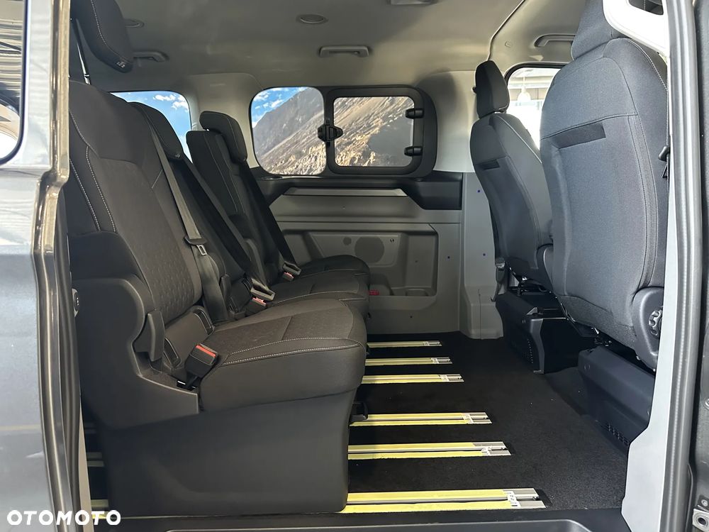 Ford Tourneo Custom - 21
