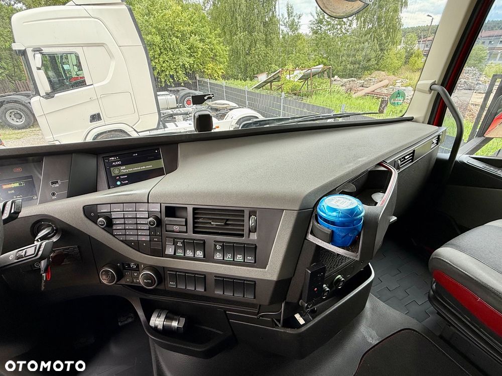 Volvo FH460 / 2017 / 731000 km / NOWA HYDRAULIKA /  IMPORT / KLIMA POSTOJOWA - 19