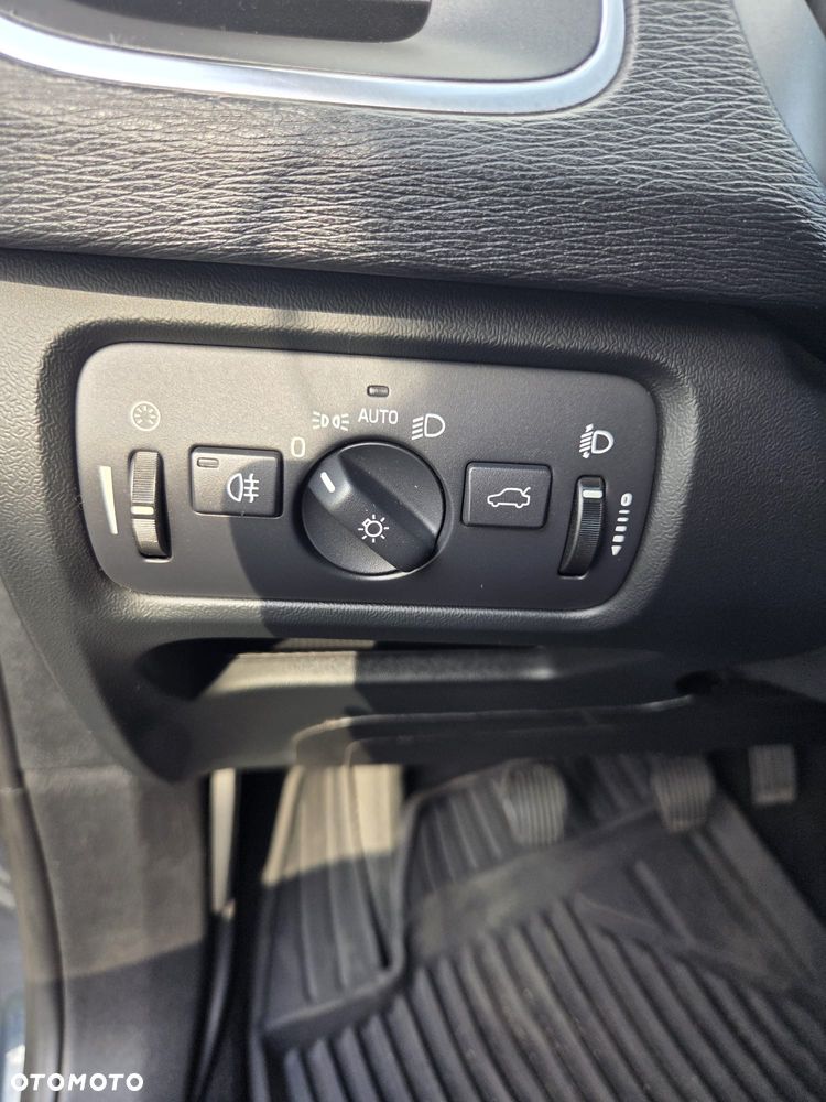Volvo V40 D2 Momentum - 10