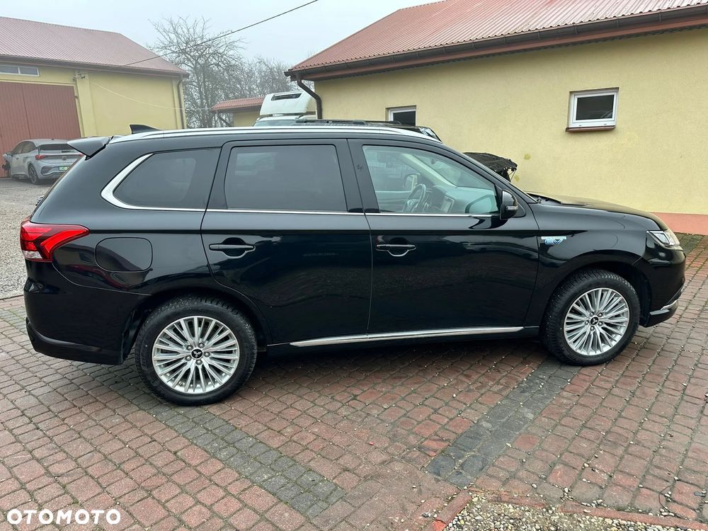 Mitsubishi Outlander 2.4 4WD Diamant - 13