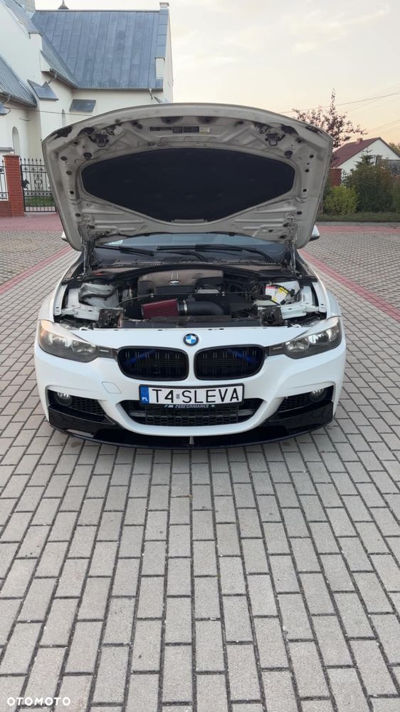 BMW Seria 3 320i - 5