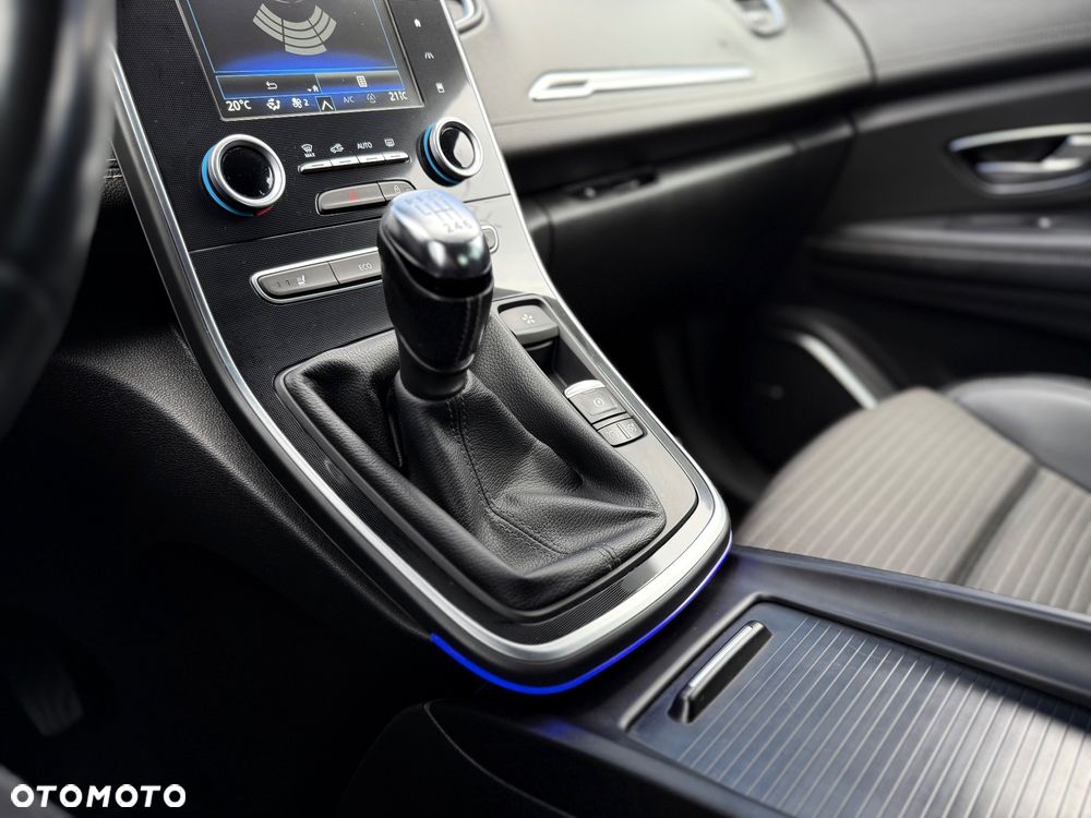 Renault Scenic ENERGY TCe 130 BOSE EDITION - 35