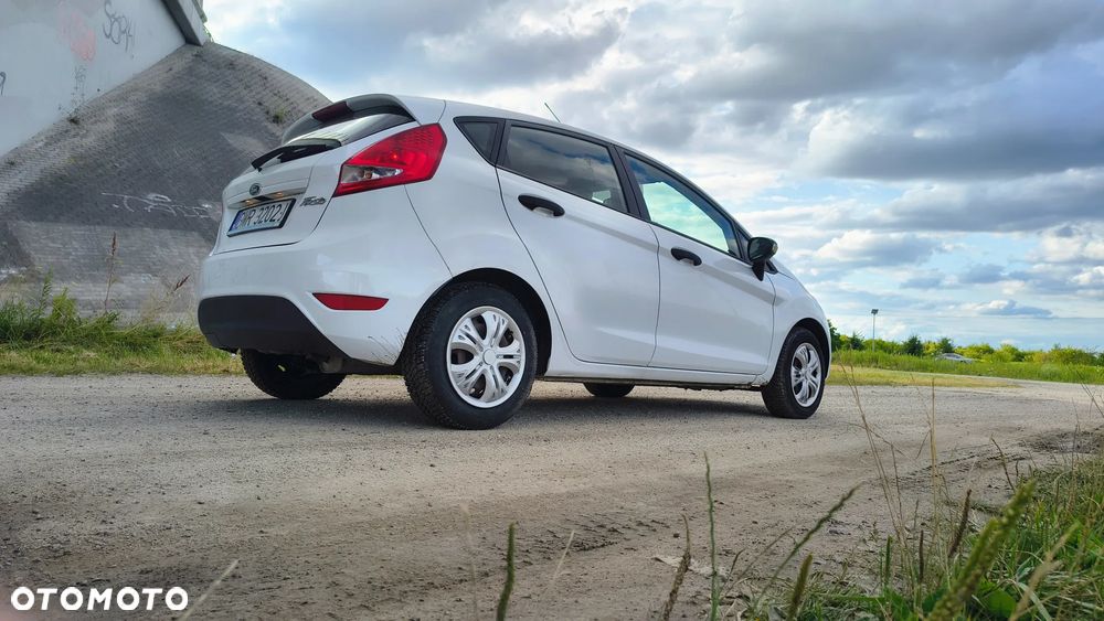 Ford Fiesta 1.4 TDCi Ambiente - 6