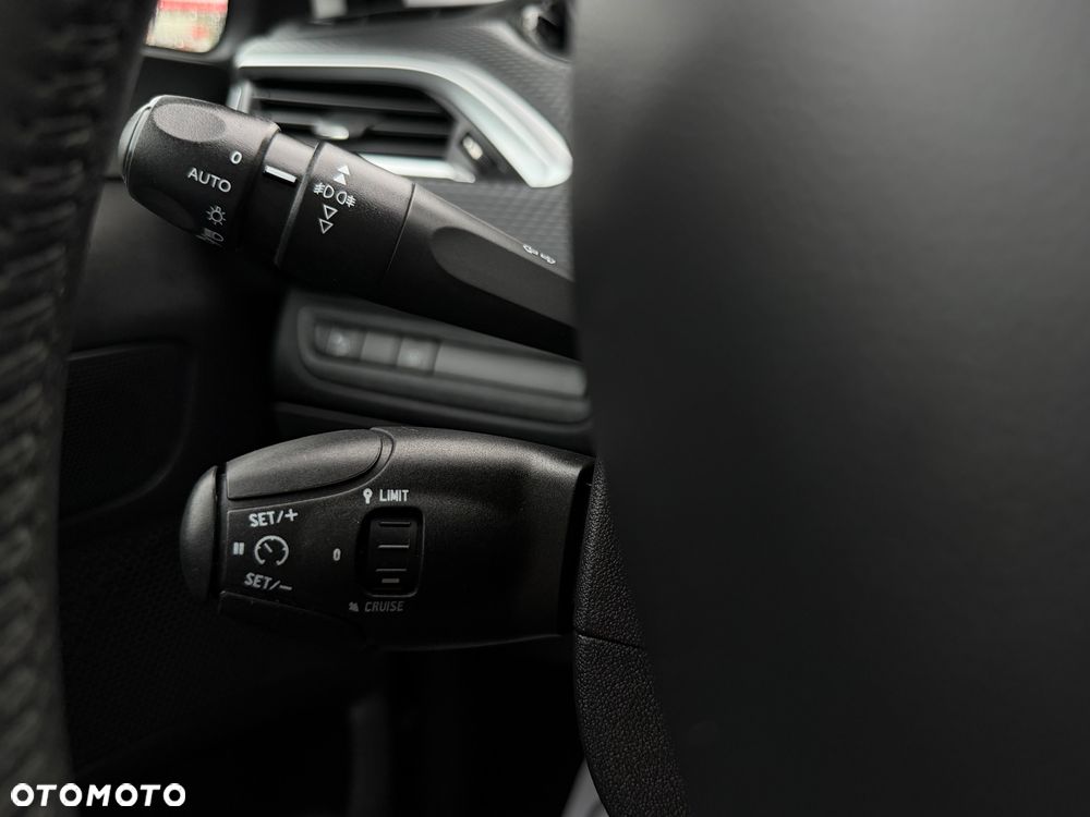 Peugeot 2008 PureTech 82 Style - 16
