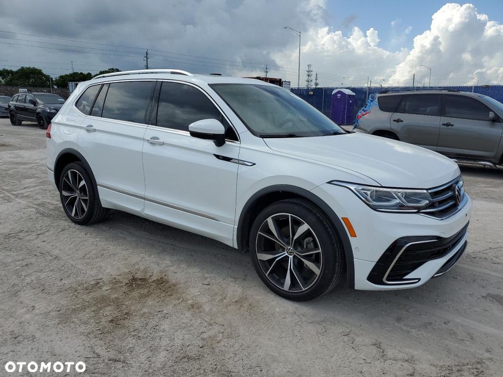 Volkswagen Tiguan - 1