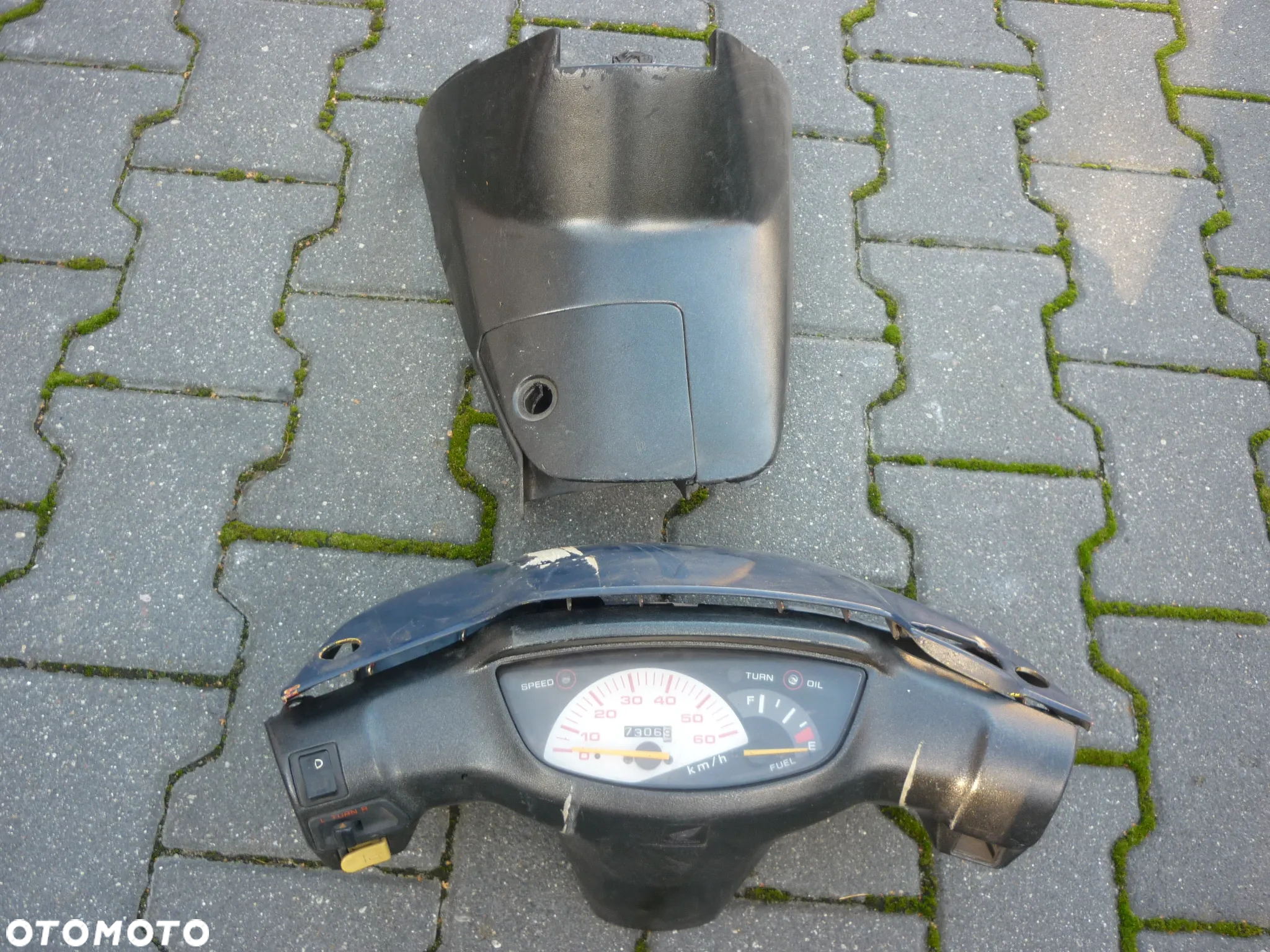 Licznik lampa owiewka Honda Vision 50  2T - 3