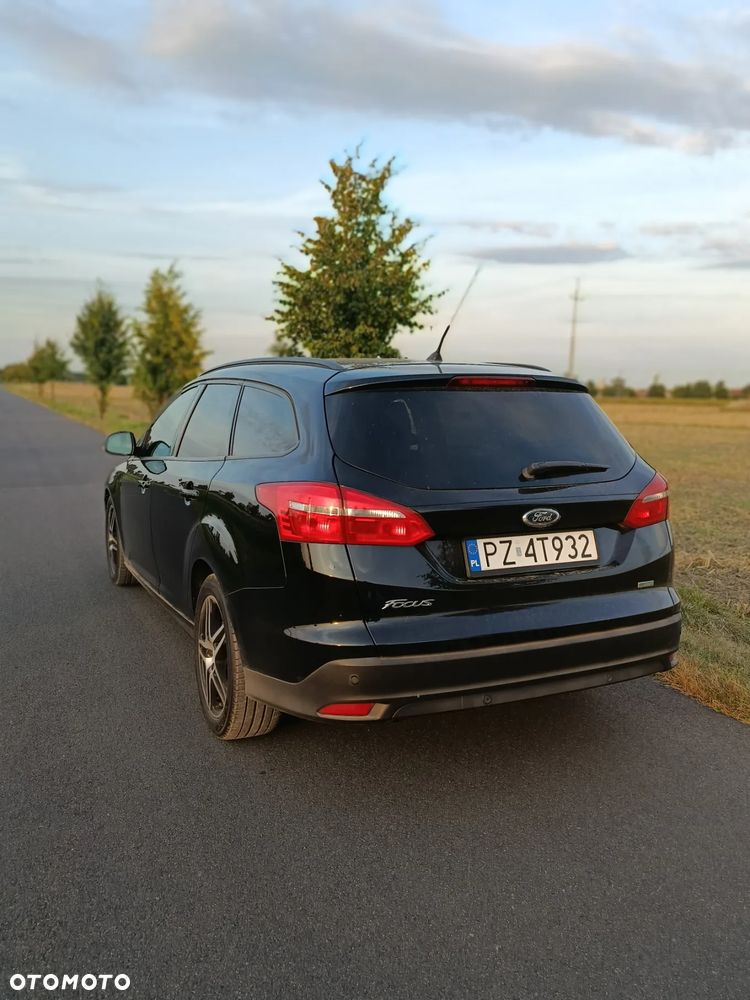 Ford Focus Turnier 1.0 EcoBoost Start-Stopp-System TITANIUM - 3
