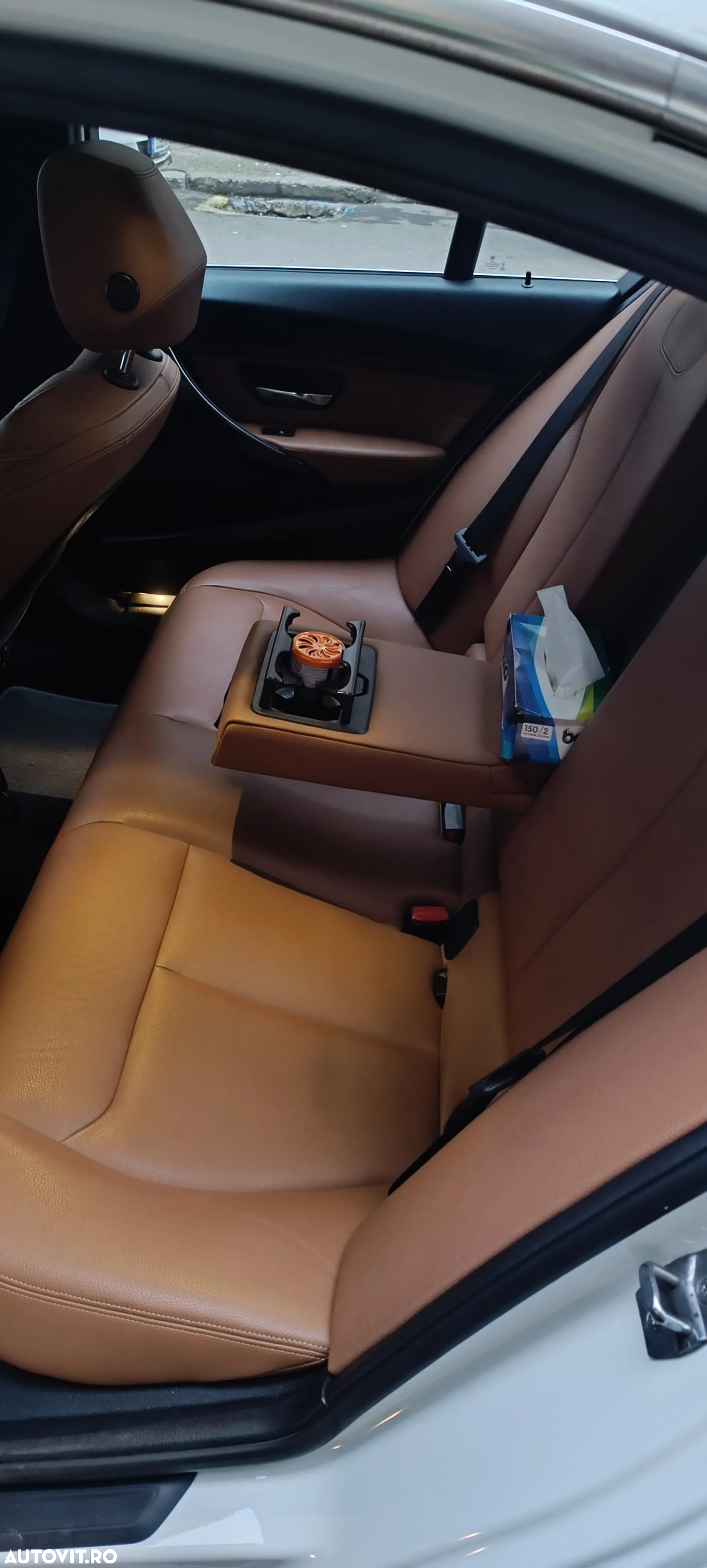 BMW Seria 3 318d Aut. Luxury Line - 8