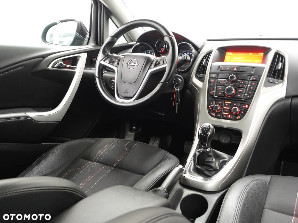 Opel Astra 1.4 150 Jahre - 30