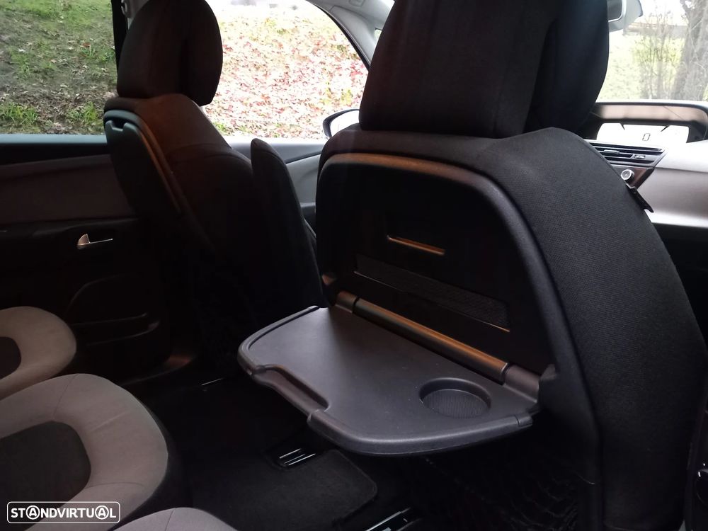Citroën C4 Grand Picasso 1.6 e-HDi Intensive ETG6 J17 - 29
