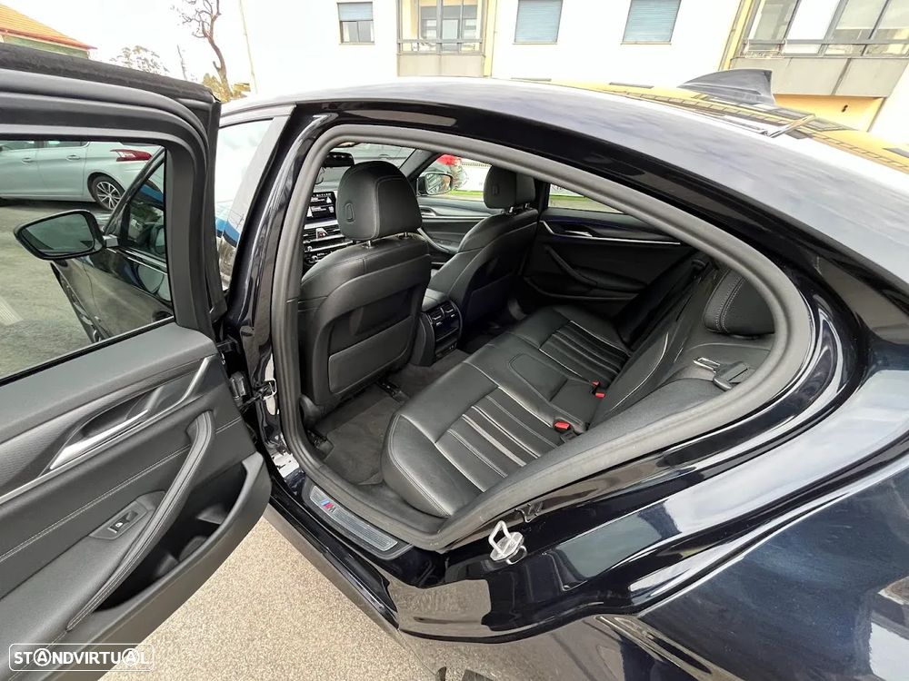 BMW 520 d Pack Desportivo M Auto - 41