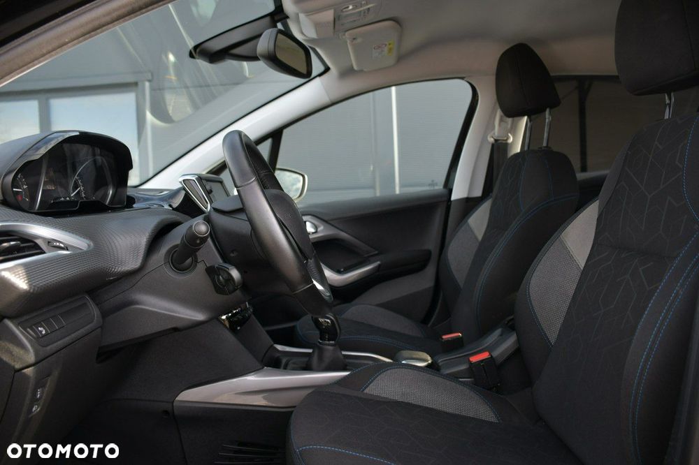 Peugeot 2008 1.2 Pure Tech Style - 13