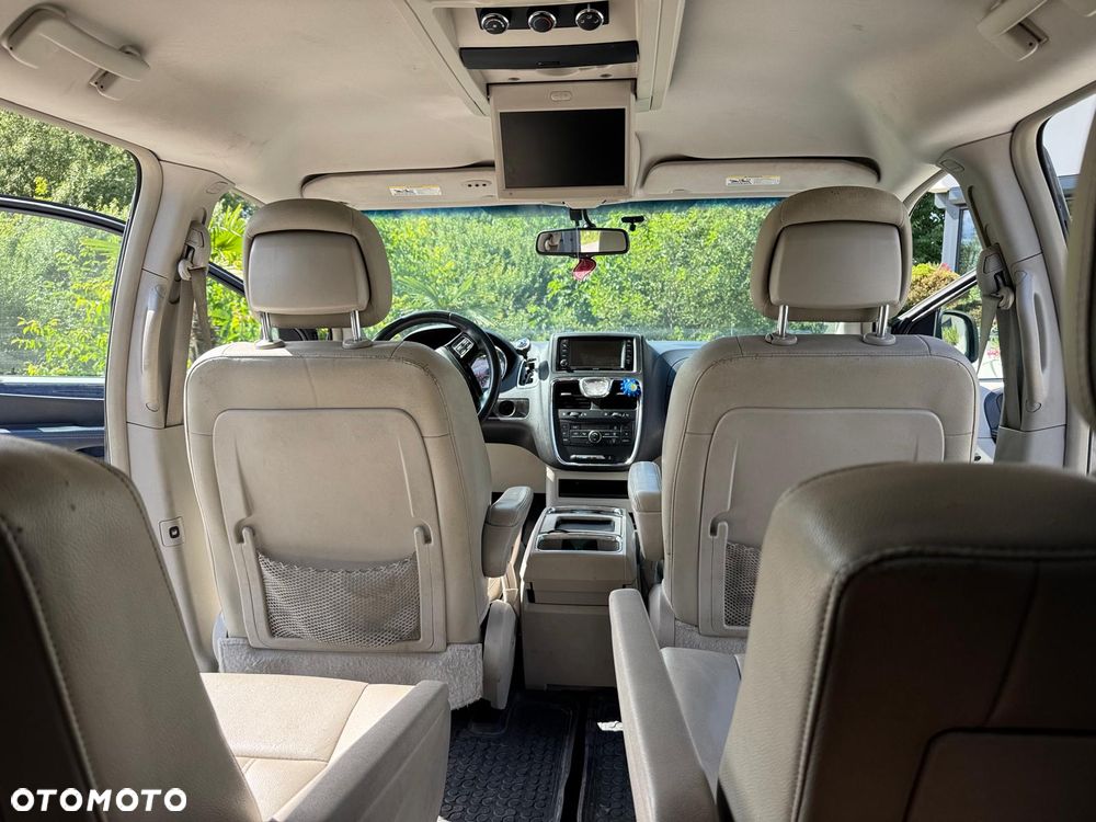 Chrysler Town & Country 3.6 Limited - 4