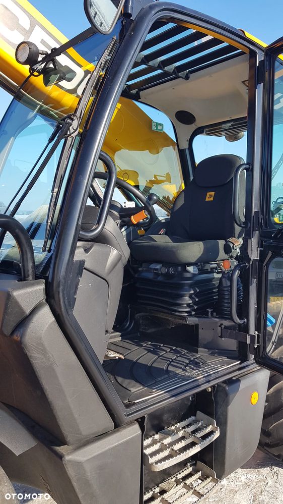 JCB 531-70 Agri Super 2018R - 17