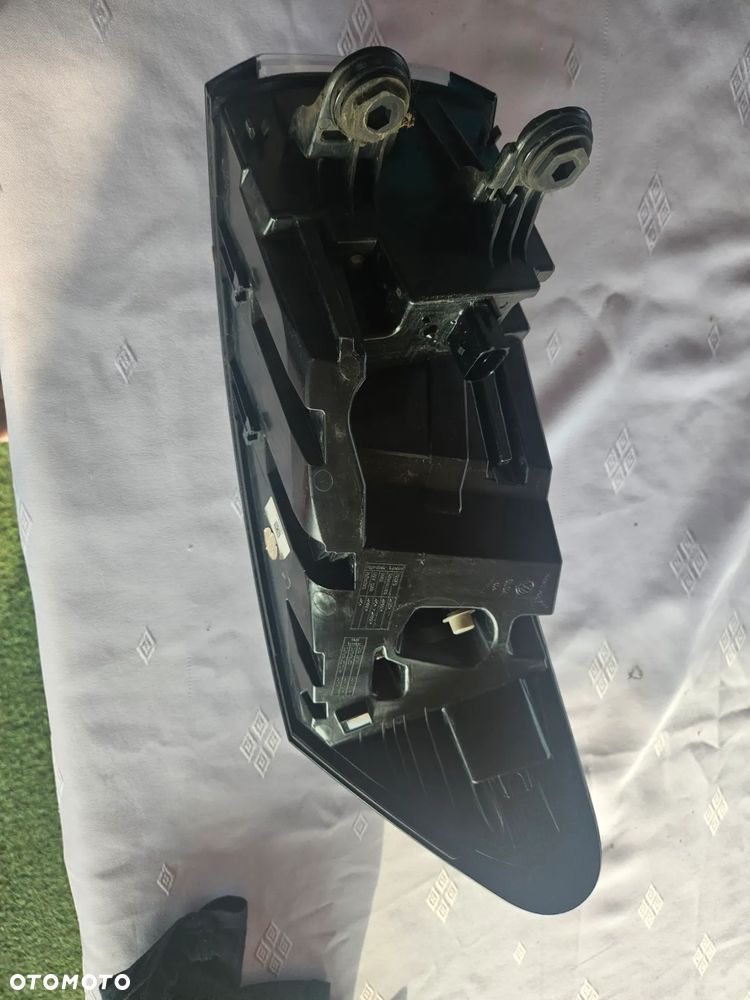 Tylna lewa lampa Europa VW ID4 - 8