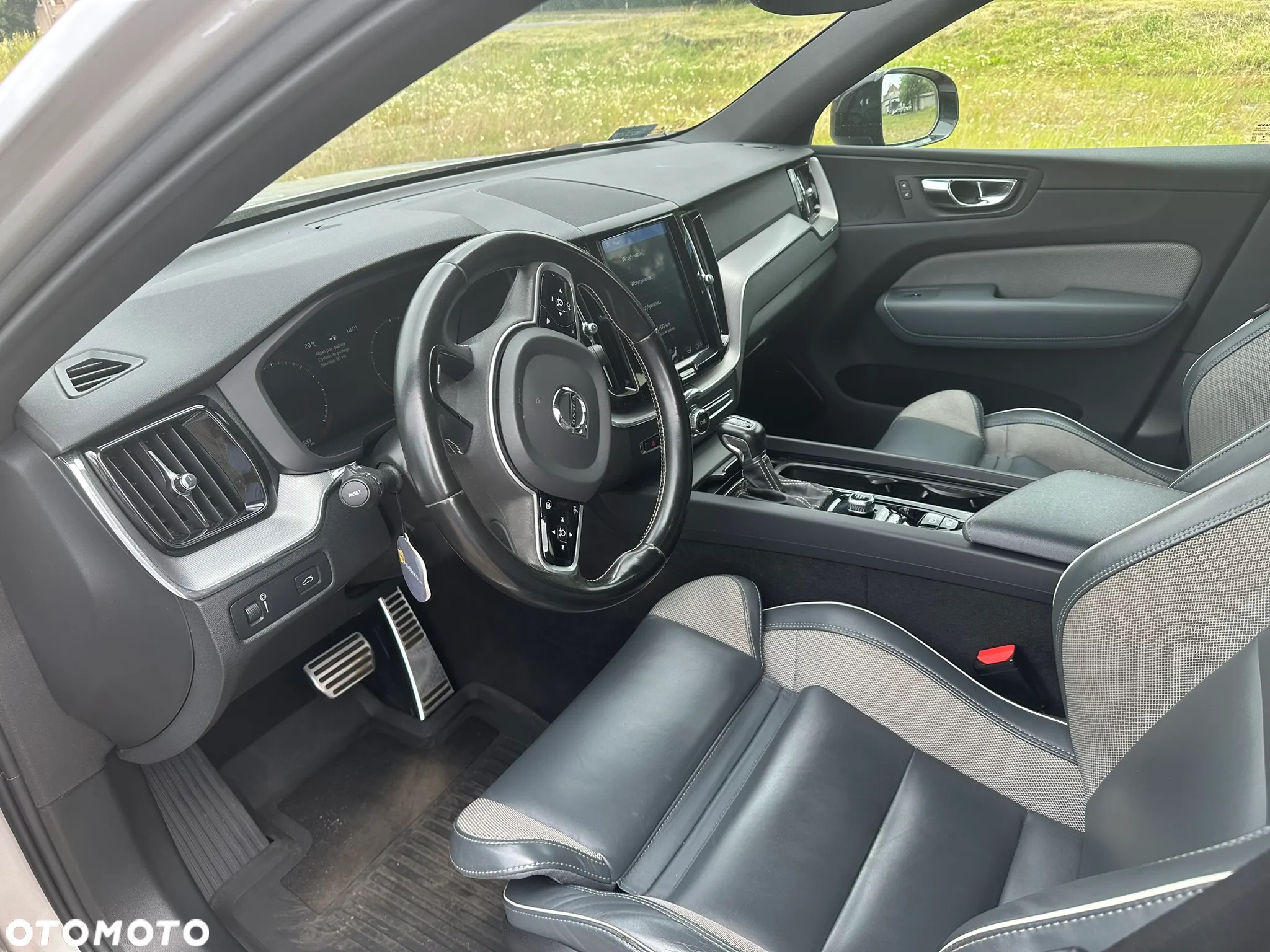 Volvo XC 60 T4 R-Design - 9