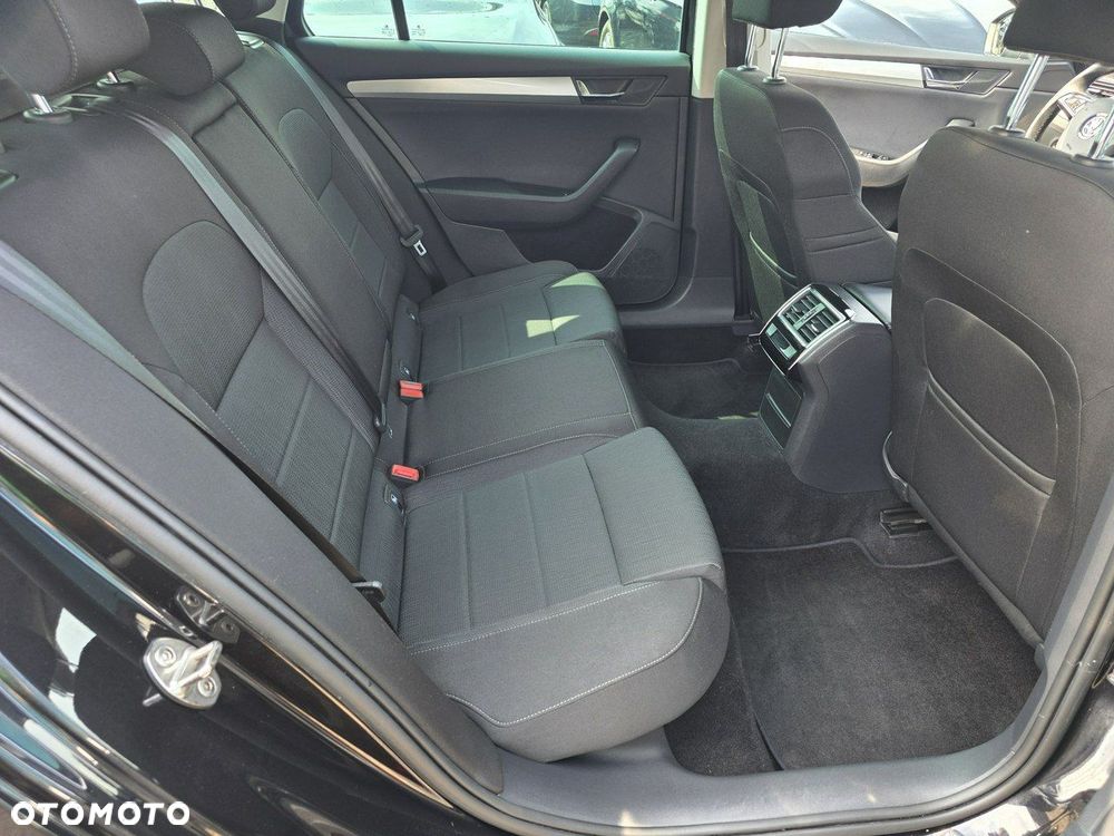 Skoda Superb 2.0 TDI SCR 4x4 Ambition DSG - 27