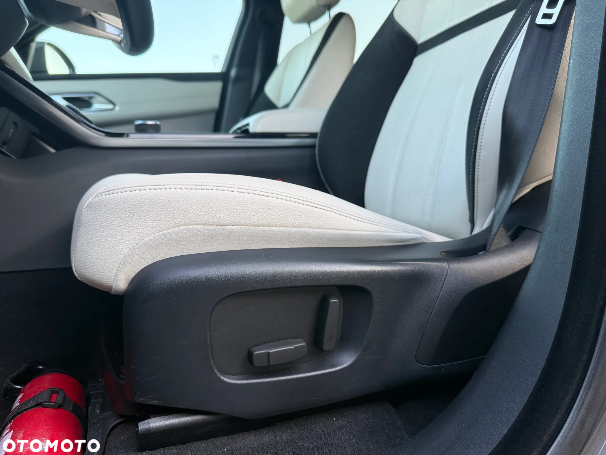 Land Rover Range Rover Velar 2.0 Si4 GPF R-Dynamic SE - 32
