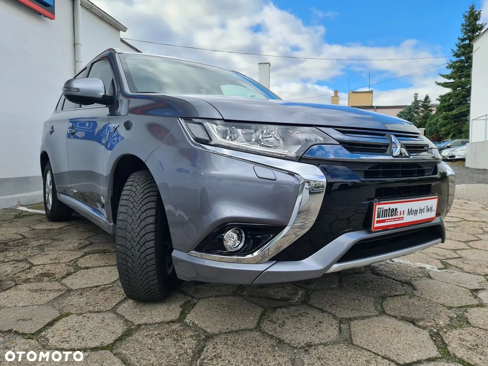 Mitsubishi Outlander 2.0 4WD Plug-In Hybrid Plus - 6