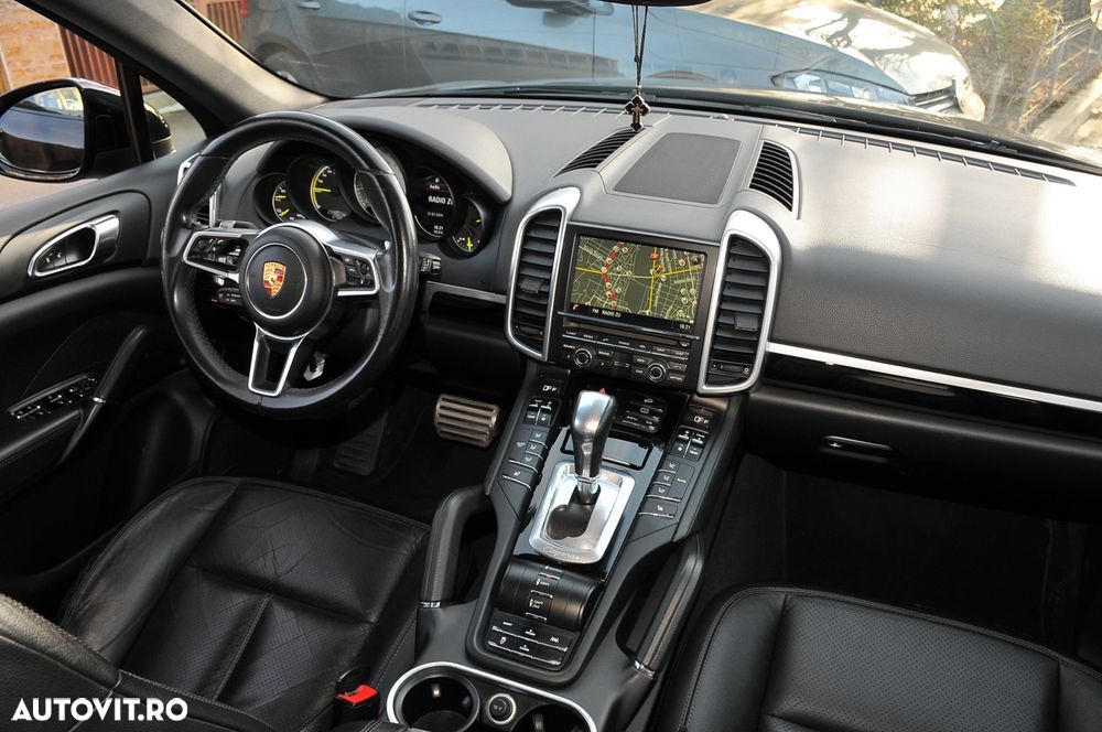 Porsche Cayenne Hybrid 3.0 L S E - 7