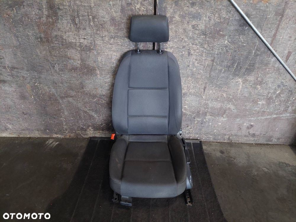 FOTEL LEWY PRZÓD KIEROWCY AUDI A4 B6 - 1