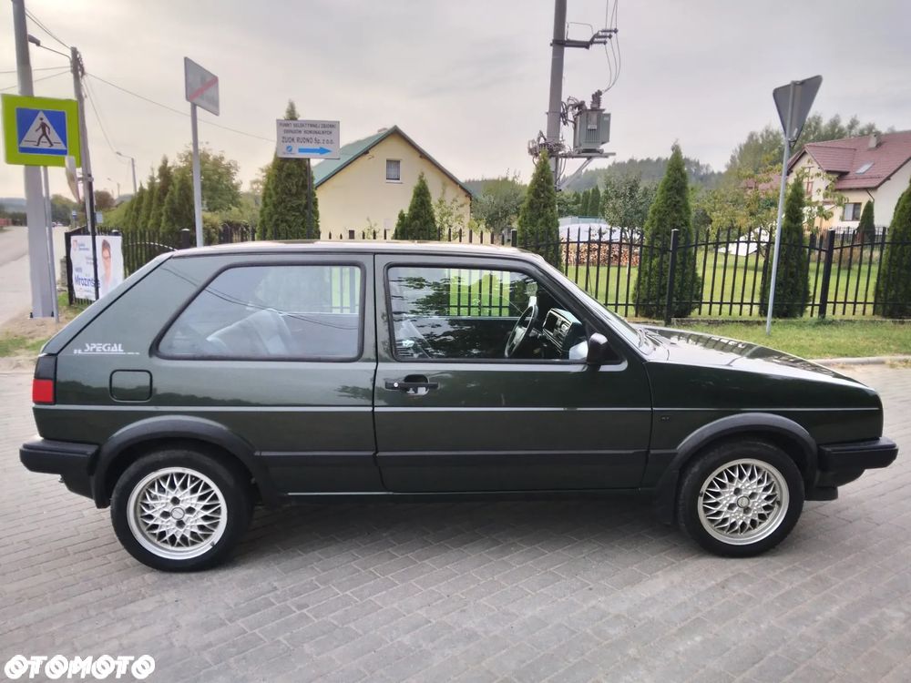 Volkswagen Golf 1.8 GT Special - 3