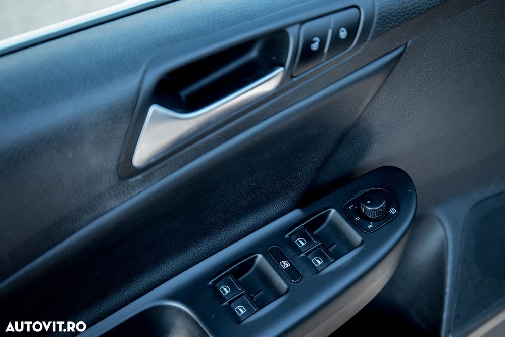 Volkswagen Passat 1.6 TDI DPF BlueMotion Technology Highline - 14