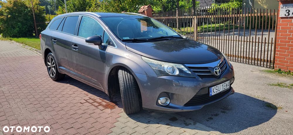 Toyota Avensis 2.2 D-4D Premium - 1