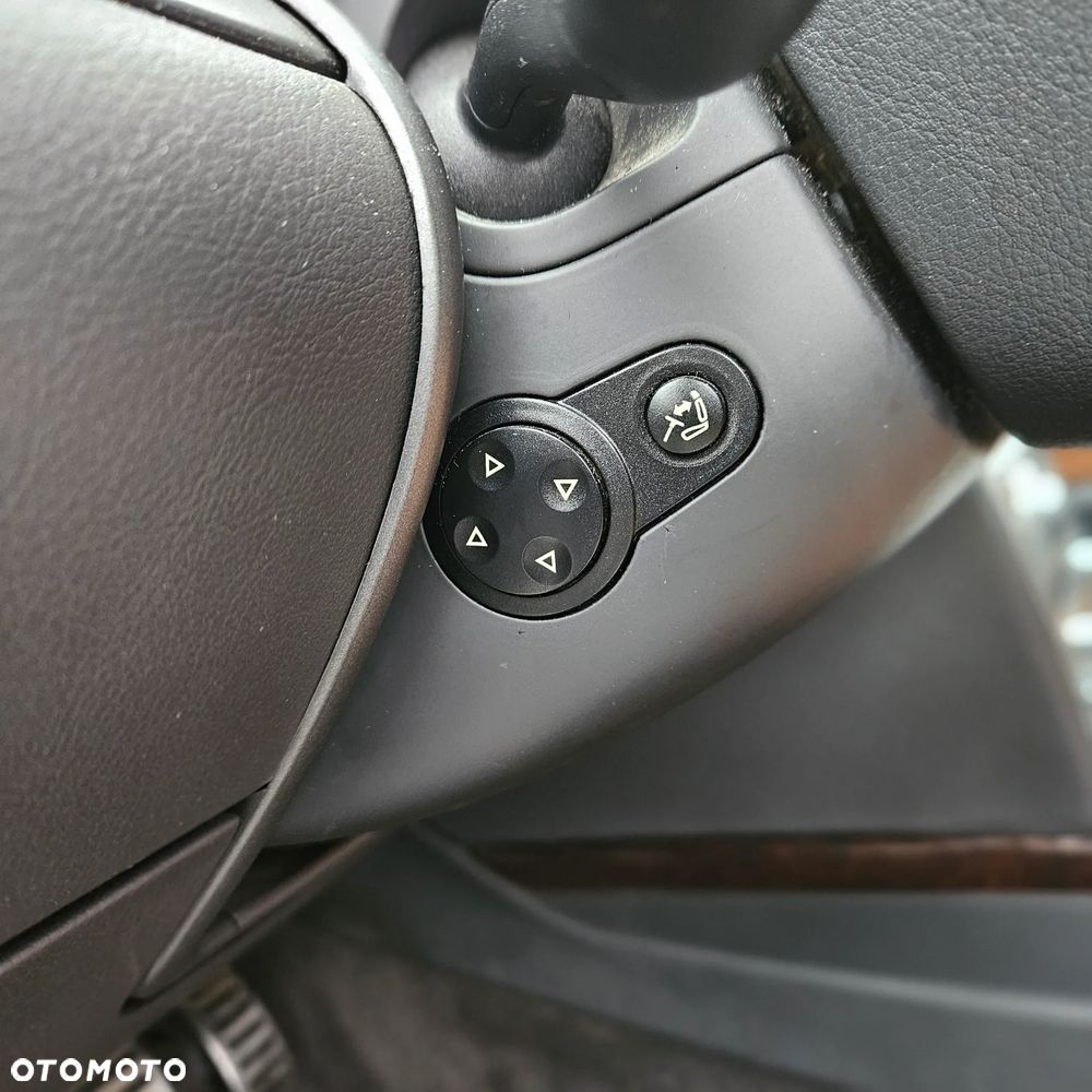 Volkswagen Phaeton - 28