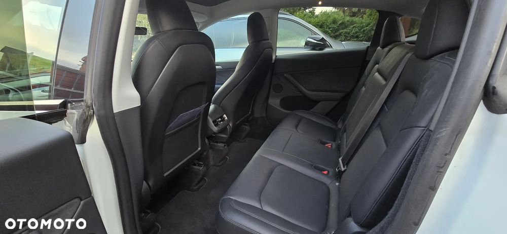 Tesla Model Y - 25